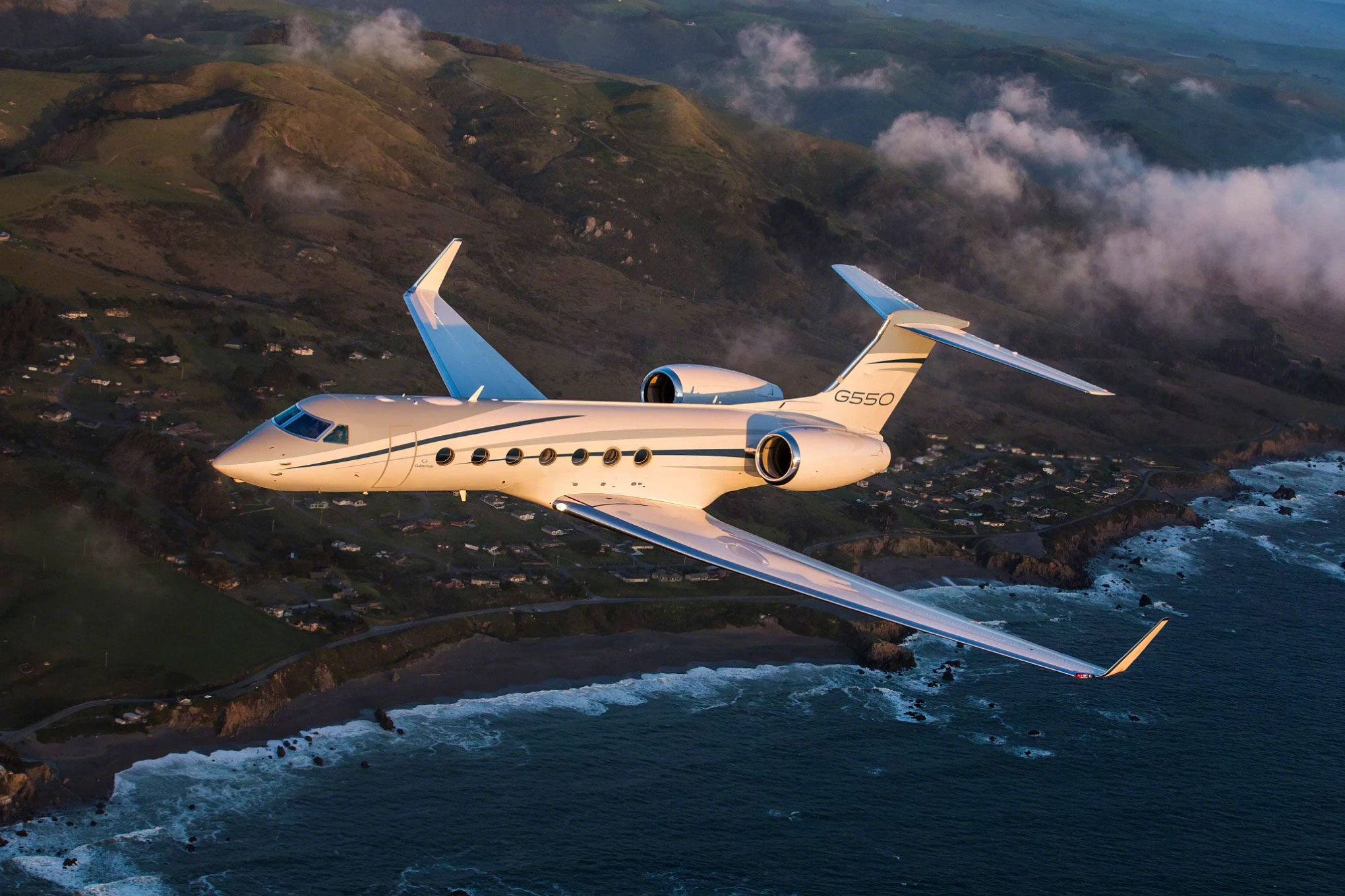 Gulfstream G550 — view 2