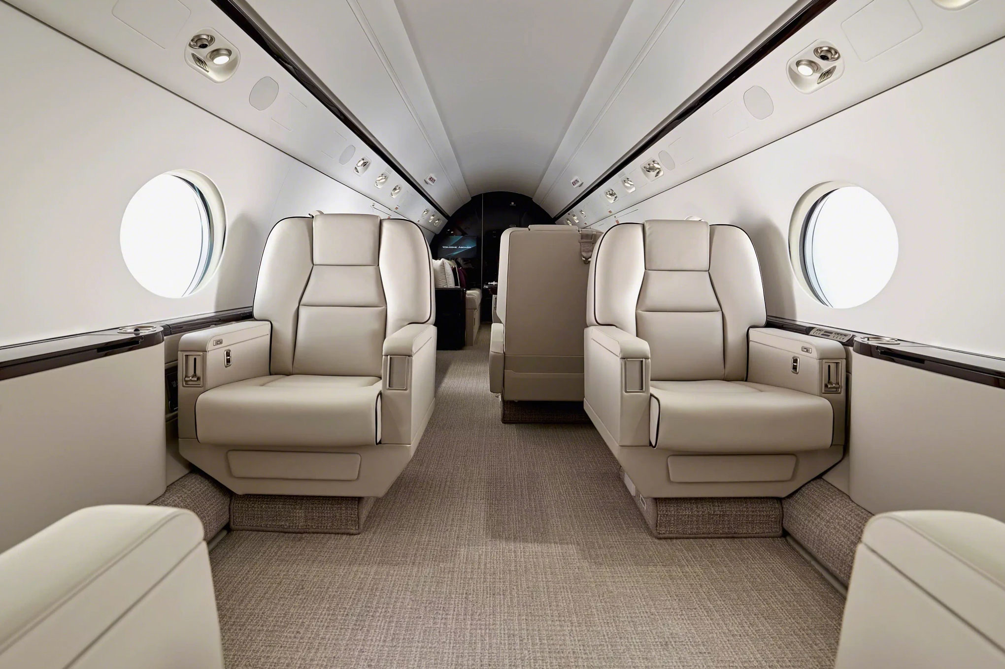 Gulfstream G550 — view 5